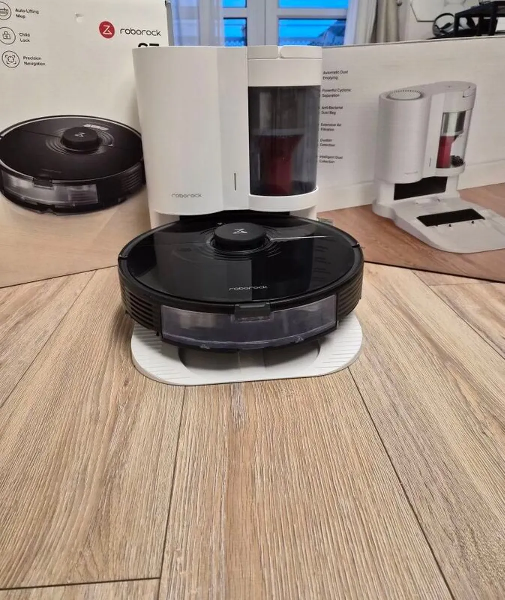 Roborock S7Plus Robot Vacuum and Sonic Mop with Self-Empty Dock - Black - Image 1