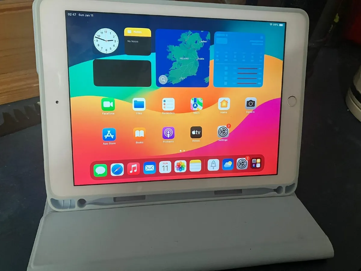 ipad 6th gen 32gb silver - Image 1