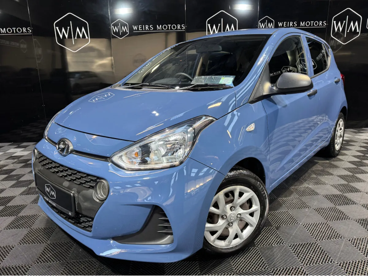 Hyundai i10 1.0 PETROL 4DR ONE OWNER - Image 1