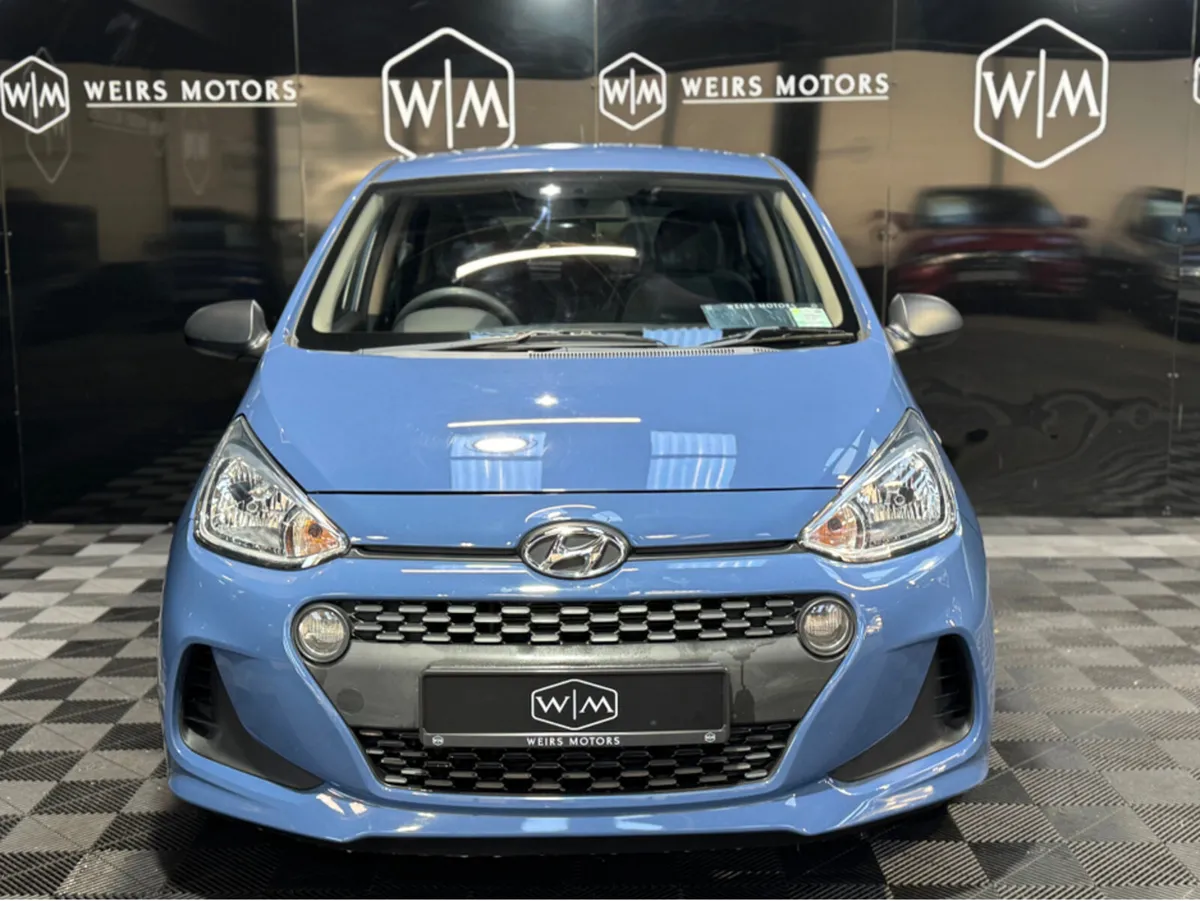 Hyundai i10 1.0 PETROL 4DR ONE OWNER - Image 4