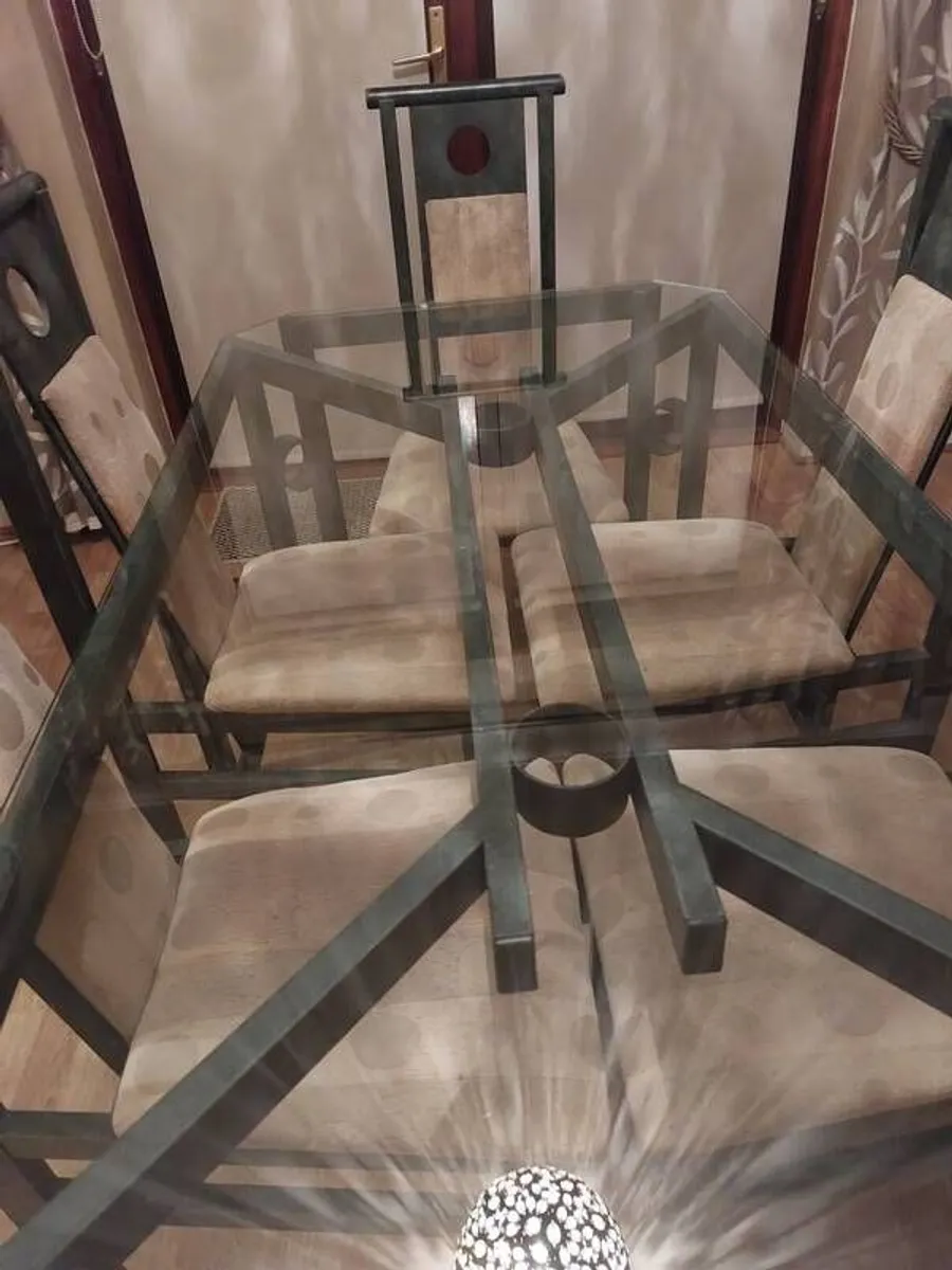 Dining room table and chairs - Image 3