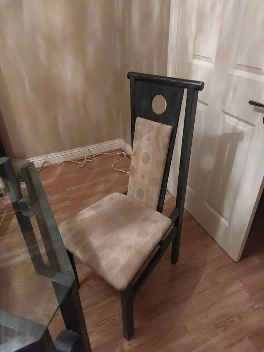 Dining room table and chairs - Image 4