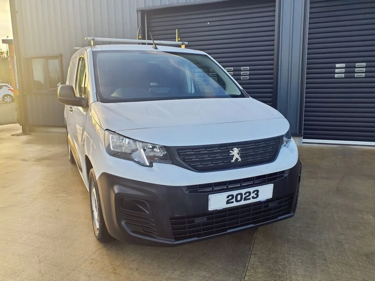 Peugeot Partner BLUEHDI PROFESSIONAL PREMIUM PLUS - Image 2