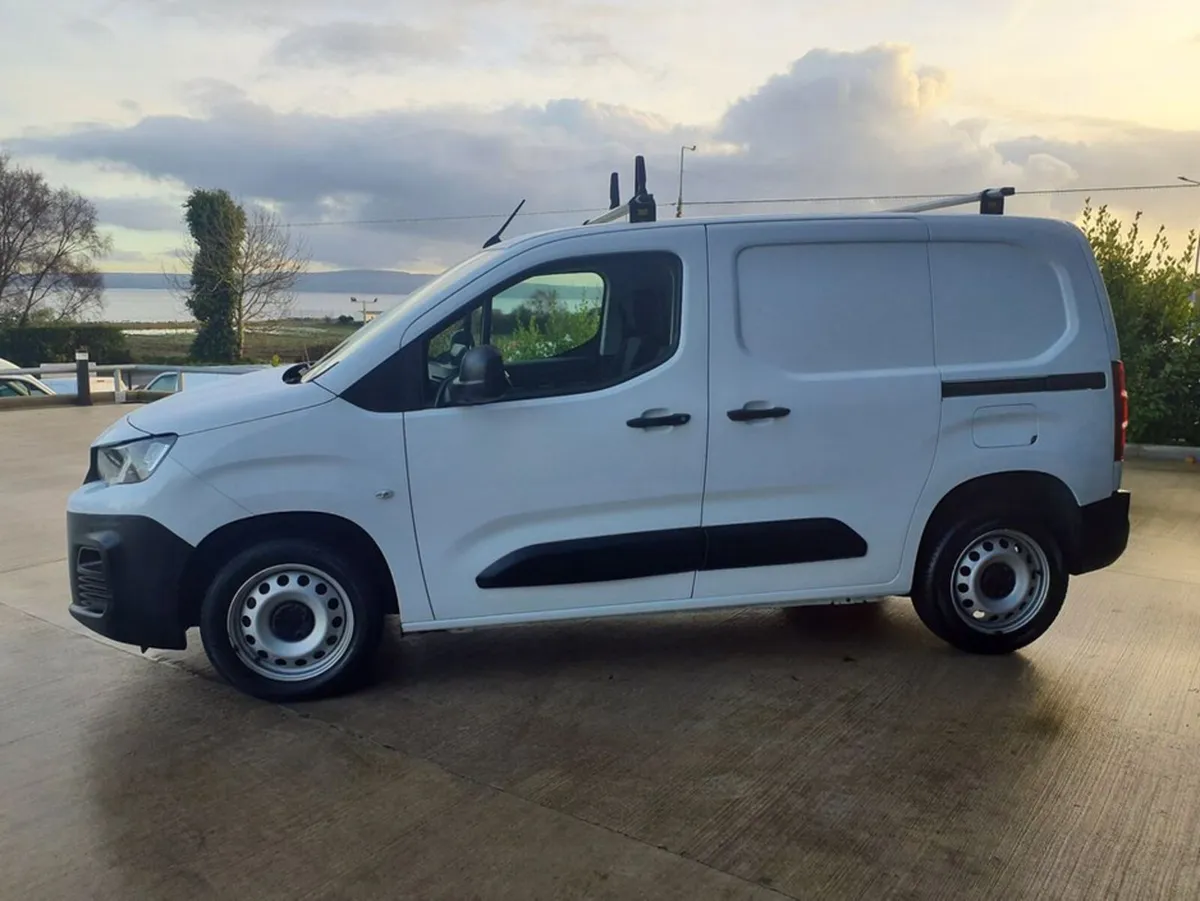 Peugeot Partner BLUEHDI PROFESSIONAL PREMIUM PLUS - Image 4