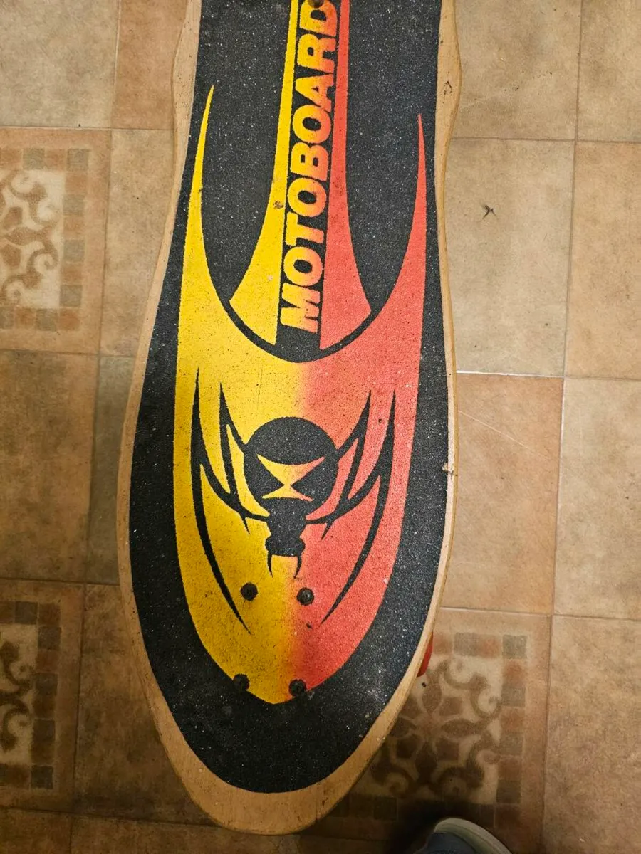 Motorised skateboard (Motoboard) - Image 2