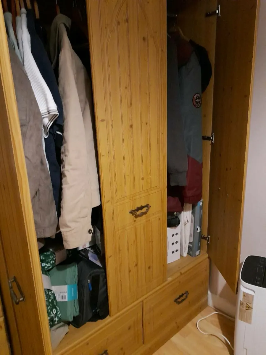 Wardrobe and drawers - Image 1
