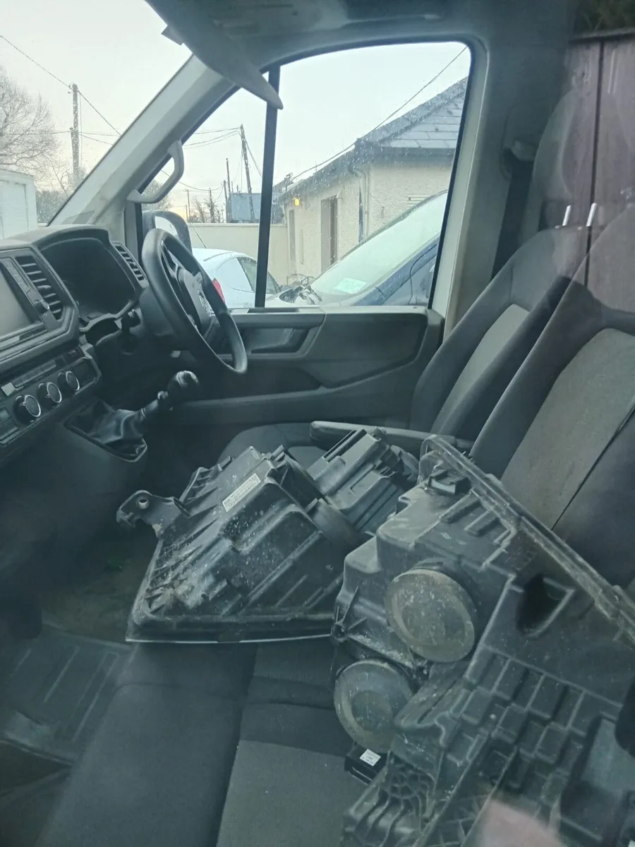 2019 Volkswagen Crafter - Image 3