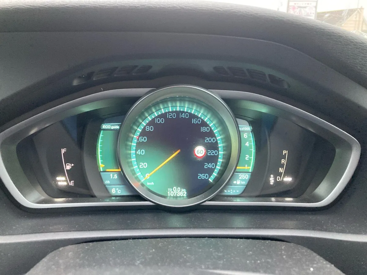 2014 Volvo V40 1.6 Petrol Automatic - Image 4