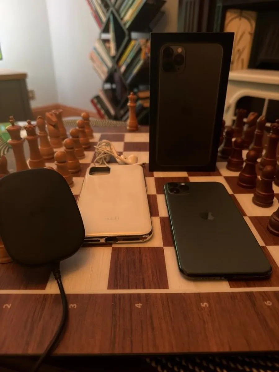 iPhone 11 Pro Max - Image 1