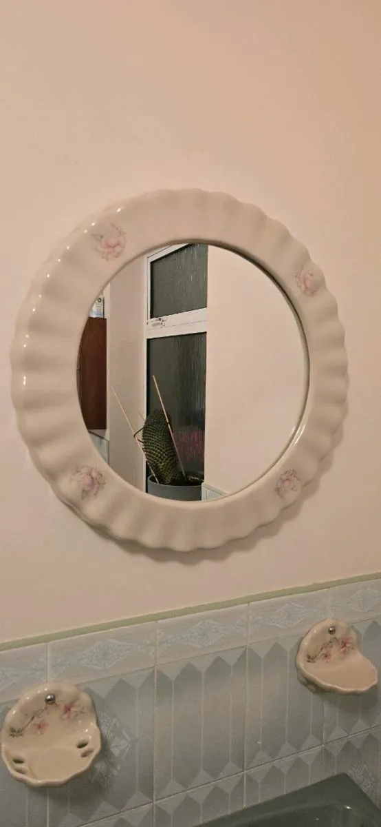 Vintage Avocado Bathroom Suite - Image 4