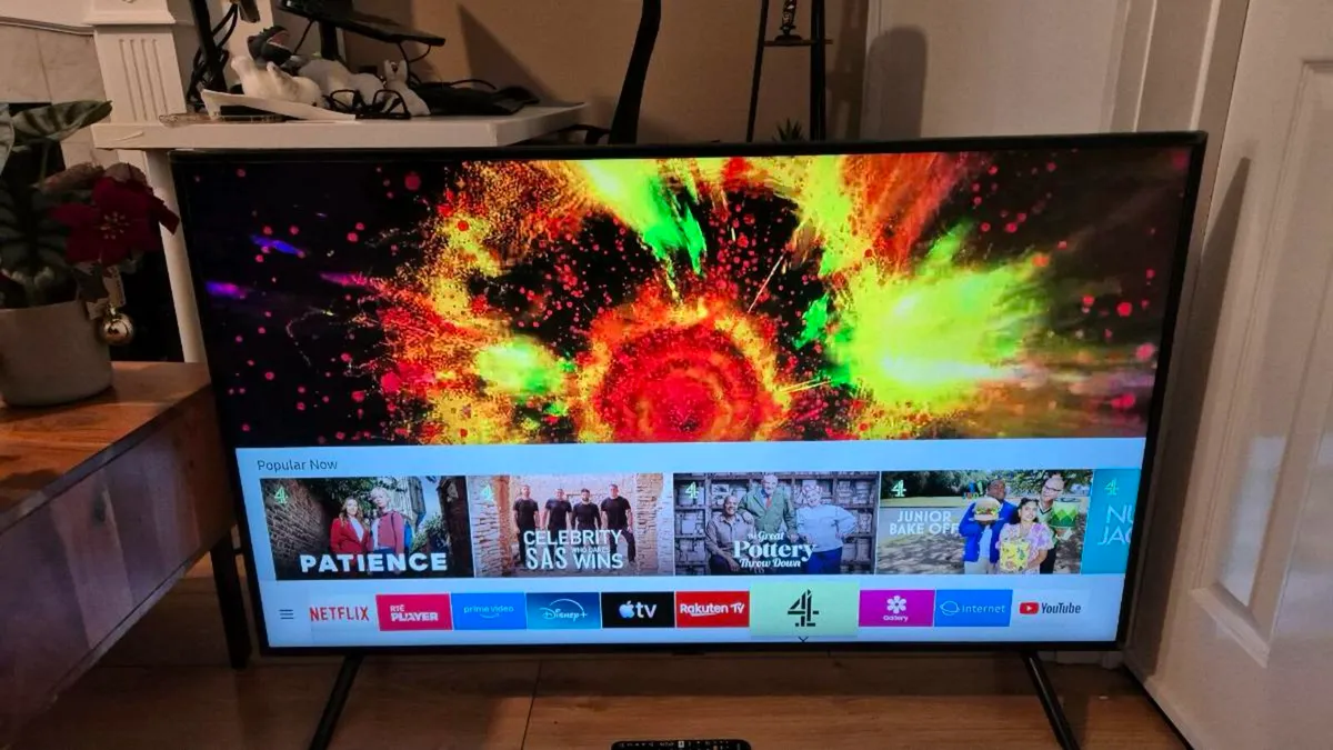 50" Samsung 4K Ultra HD Smart TV - Image 2