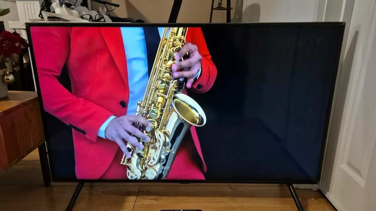 50" Samsung 4K Ultra HD Smart TV - Image 4
