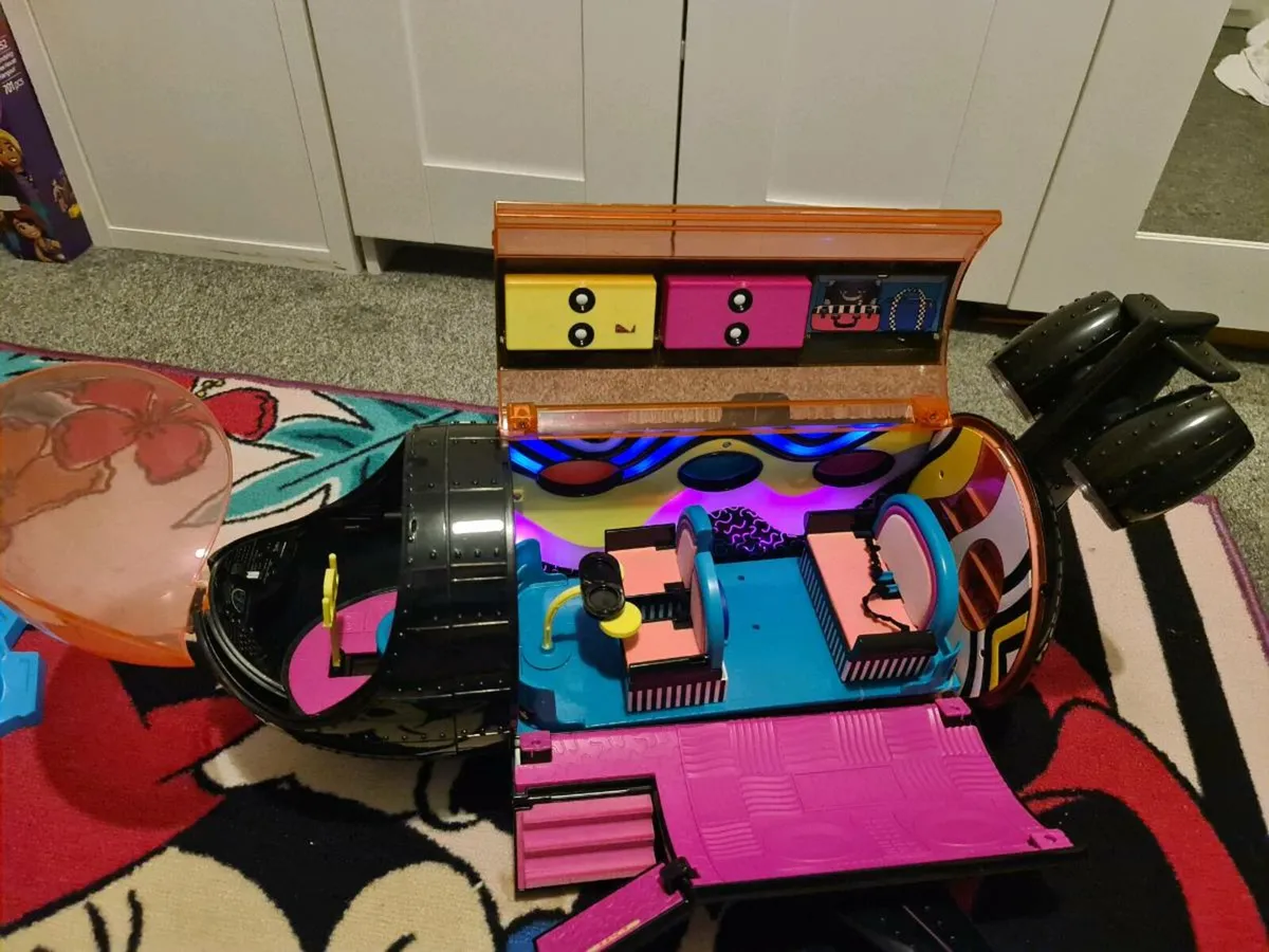 LOL Dolls Airplane MGA Surprise OMG 4in1 Airplane - Image 4