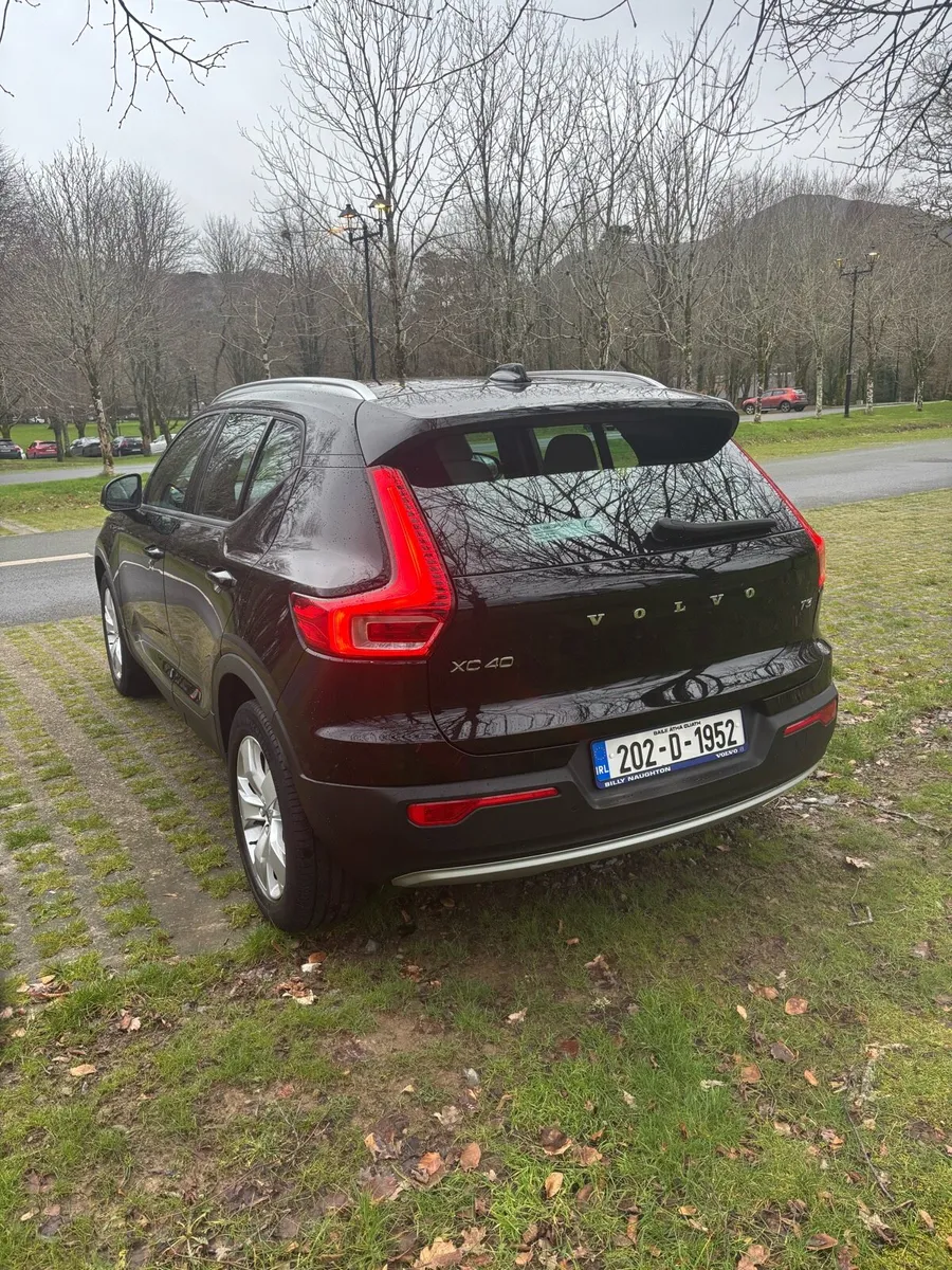 Volvo XC40 T3 Momentum - Image 3