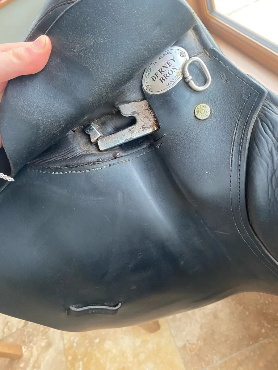 Berney GP medium wide 17" saddle - Image 4