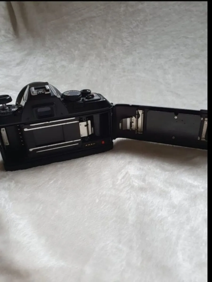 Nikon N2000 F-301 - Image 2