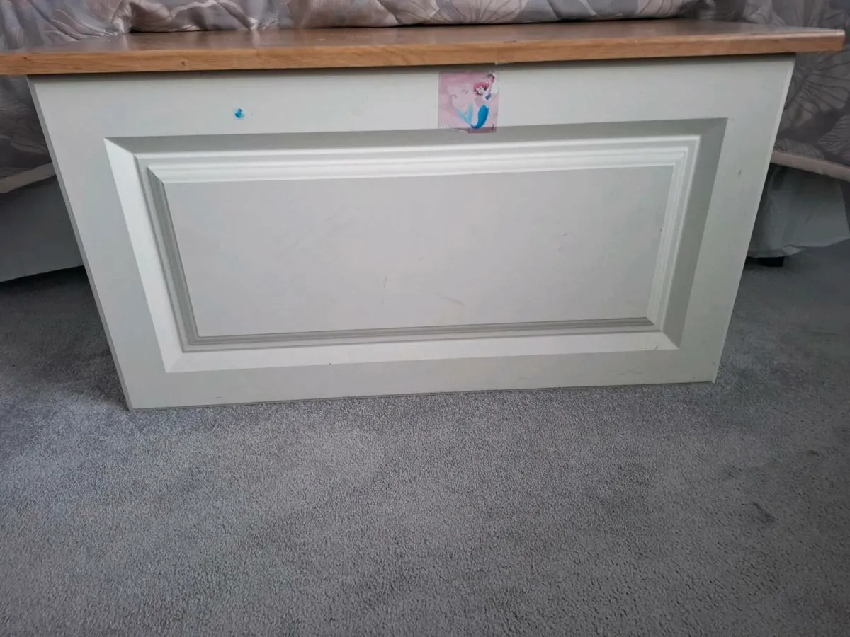 Toy/blanket box - Image 2