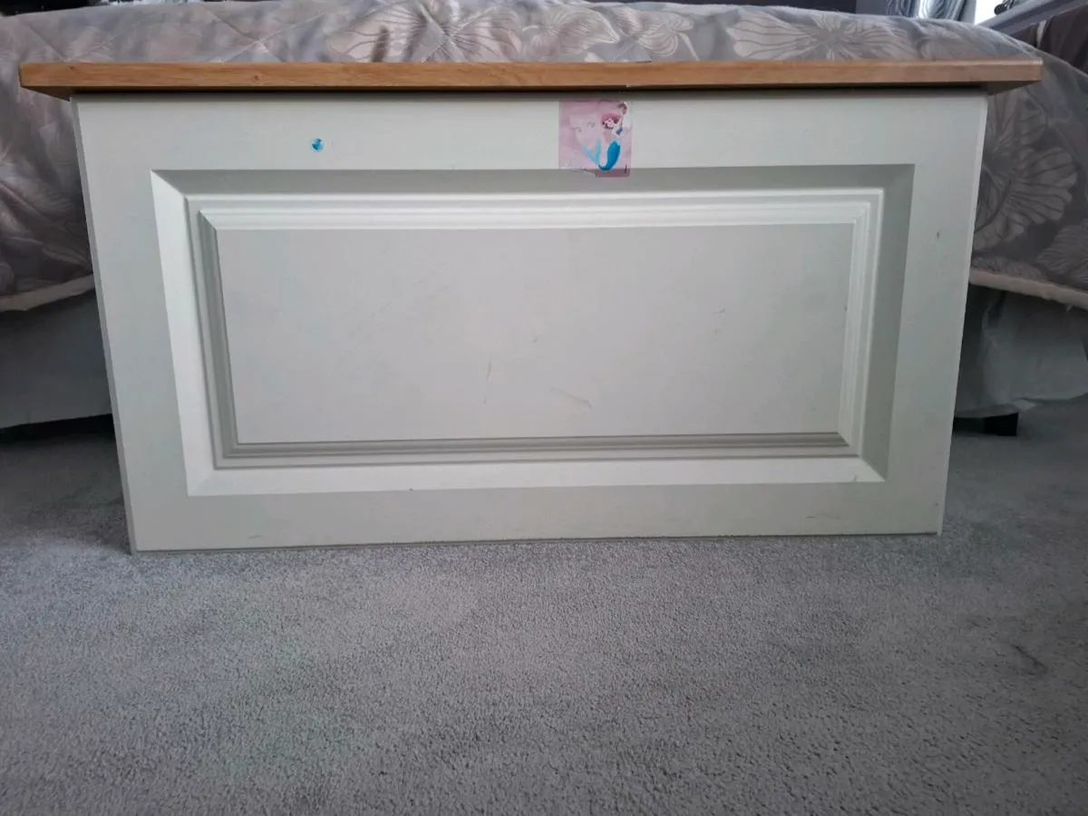Toy/blanket box - Image 3