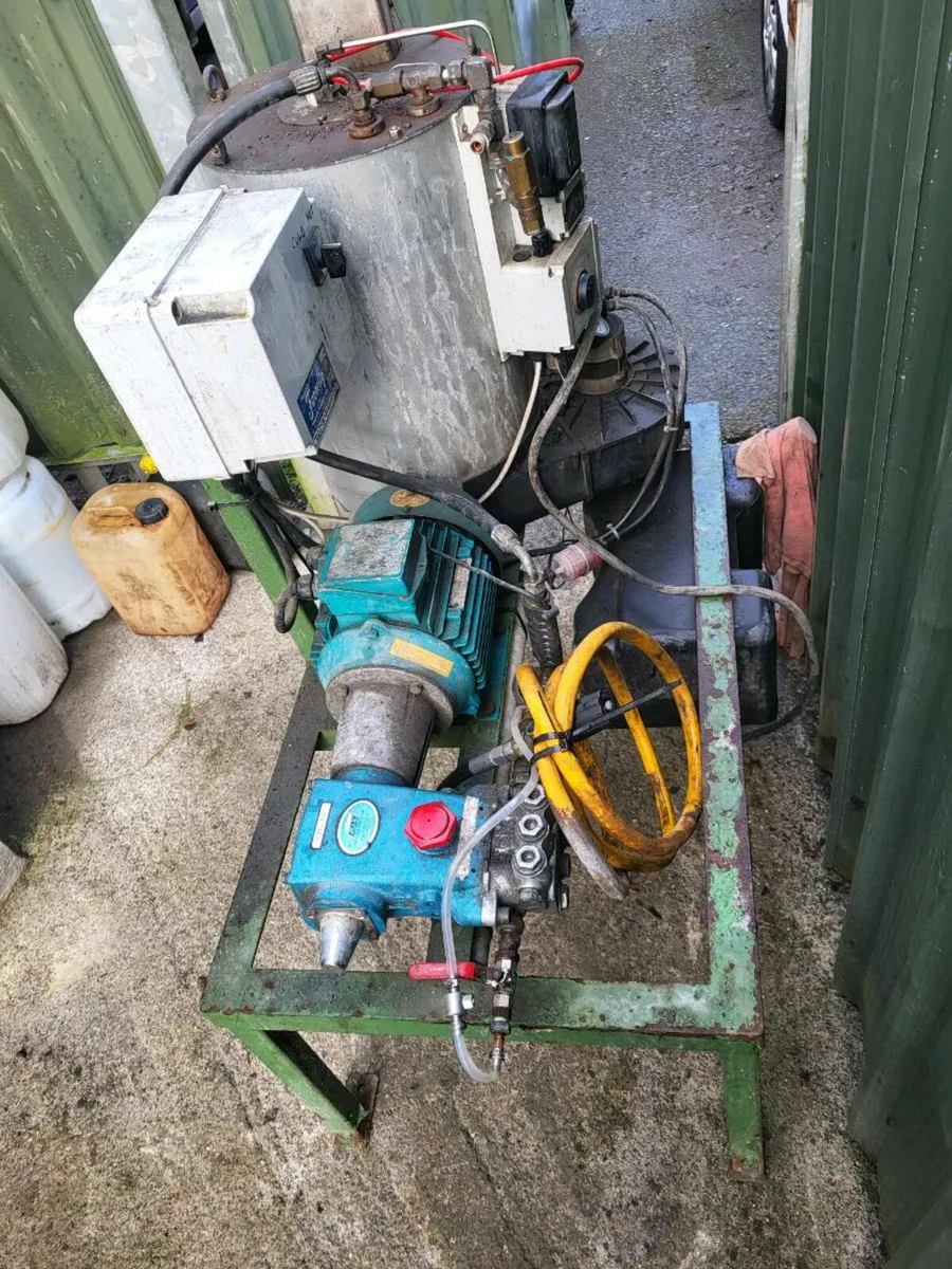 HOT / COLD WASHER - Image 1