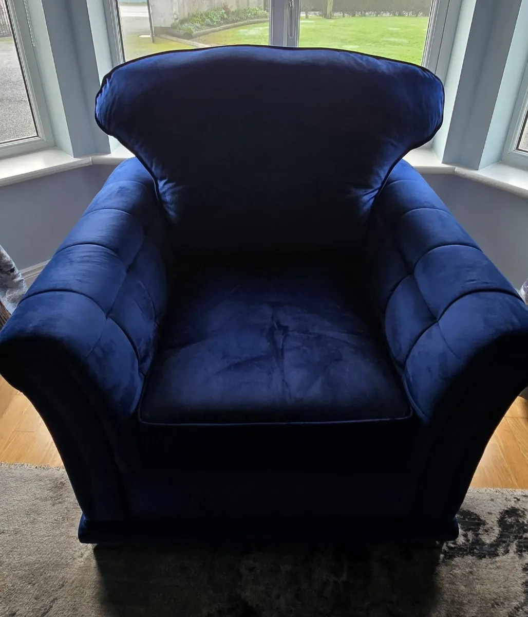 Suite of furniture - Image 2