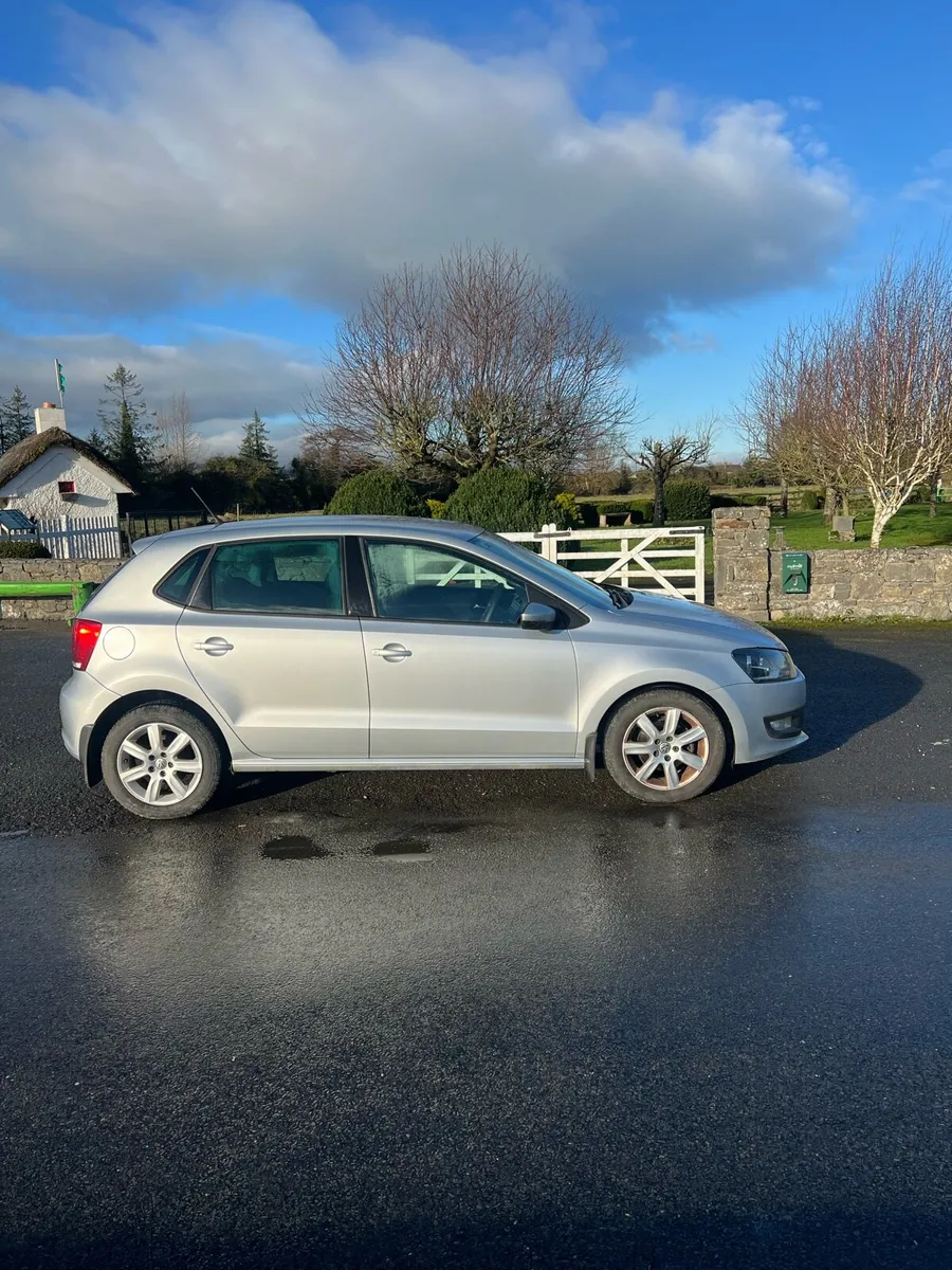 2014 Volkswagen Polo - Image 2