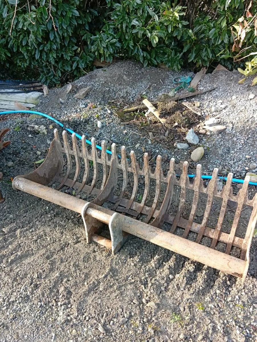 Riddle Bucket - Image 1