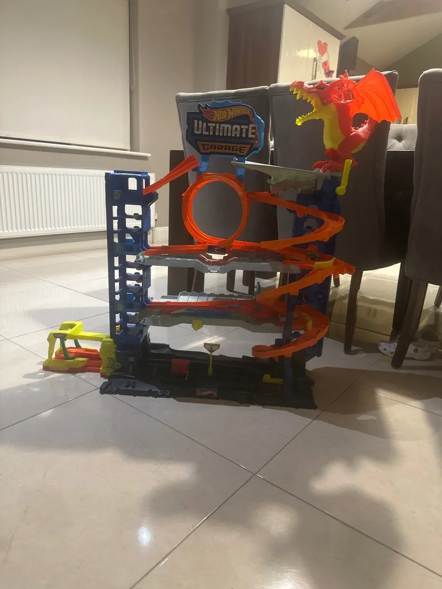 Hot wheel ultimate garage - Image 1