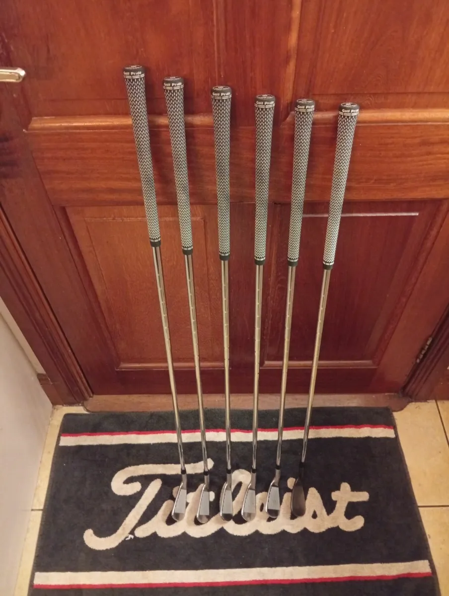 Titleist T100 5-9 iron + 46 Degree Sm9 Stiff Flex - Image 2