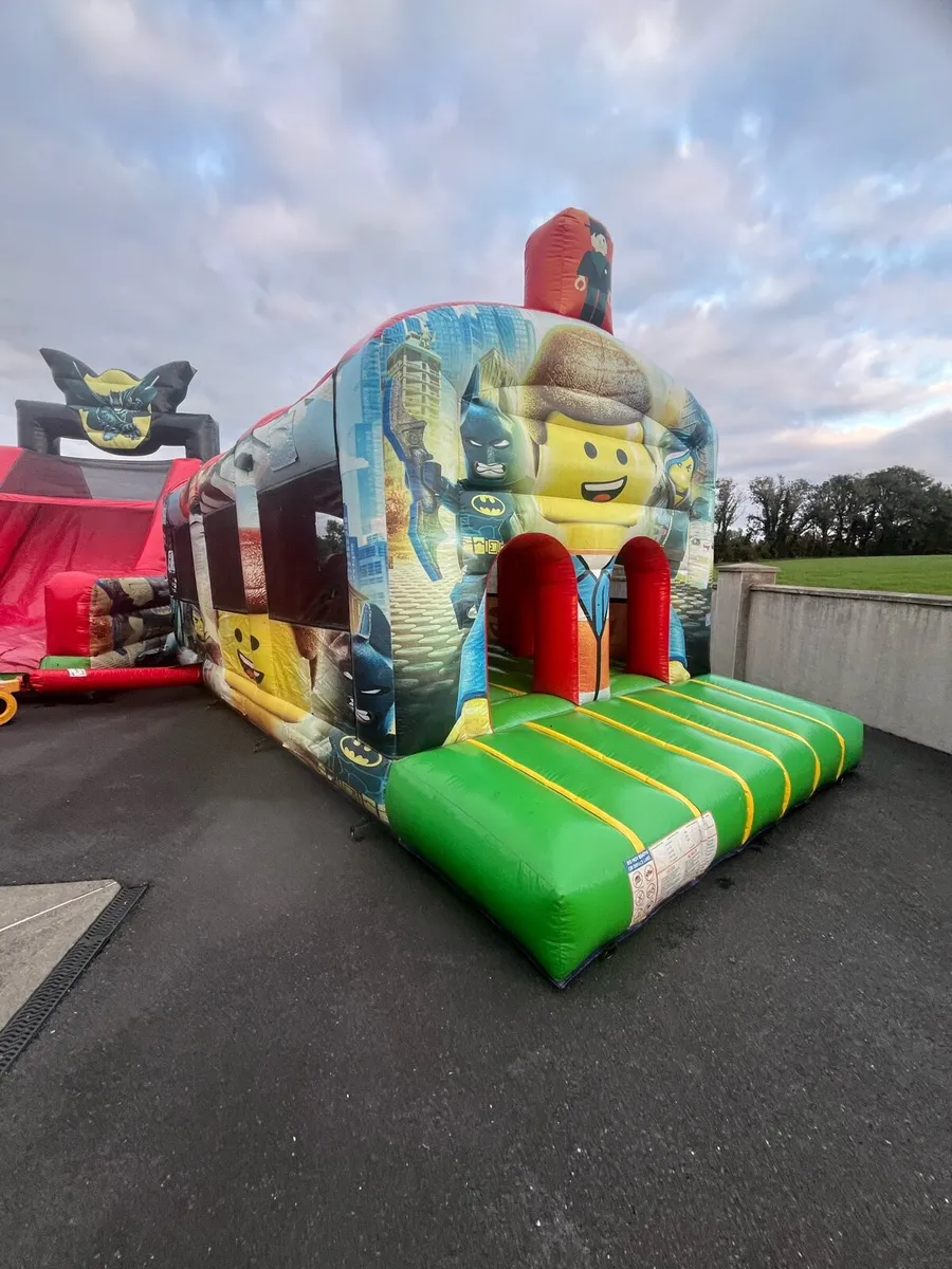 Obstacle course bouncy castle - Image 2
