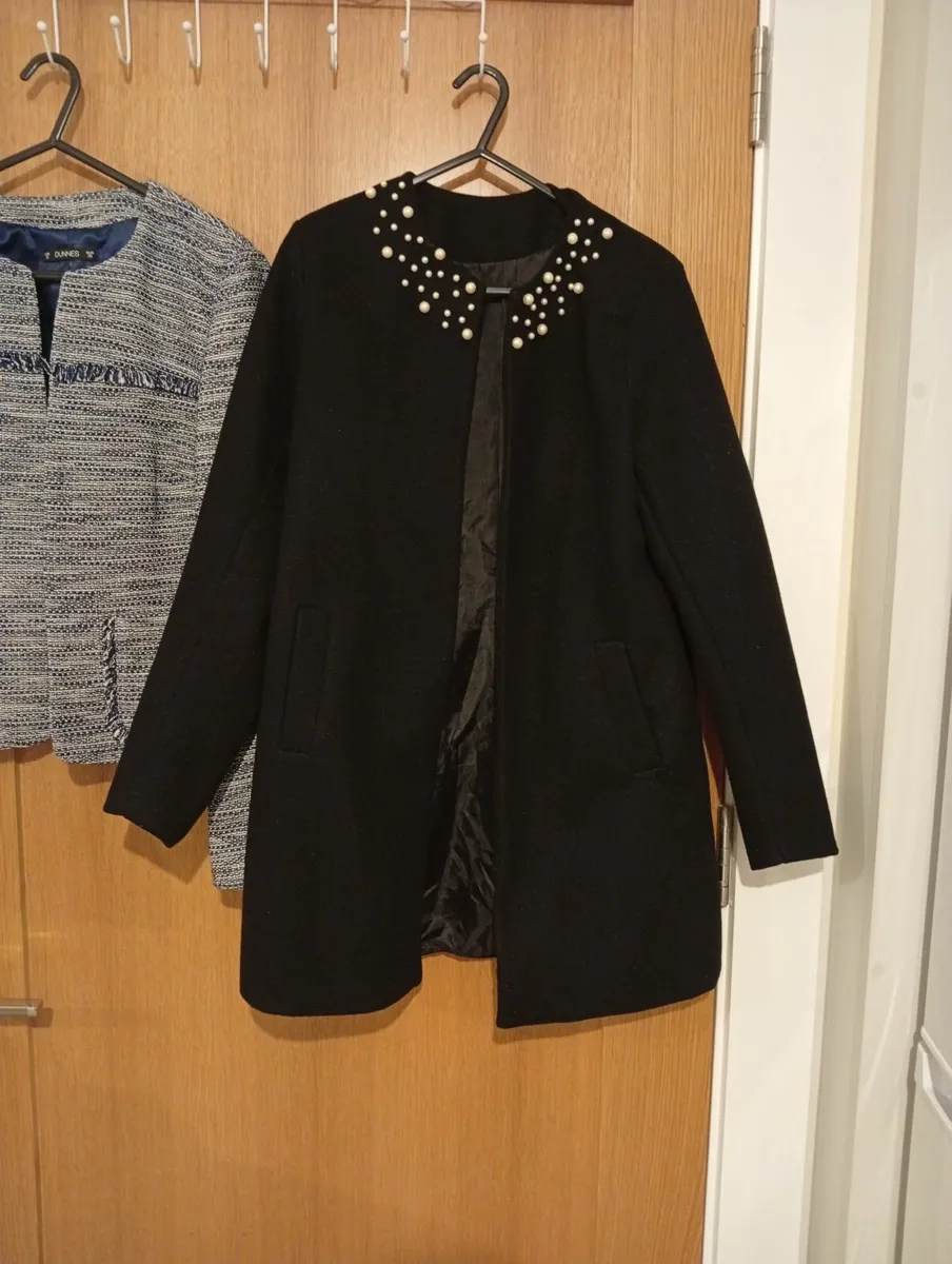 Womens Jackets, size 8 - Image 4