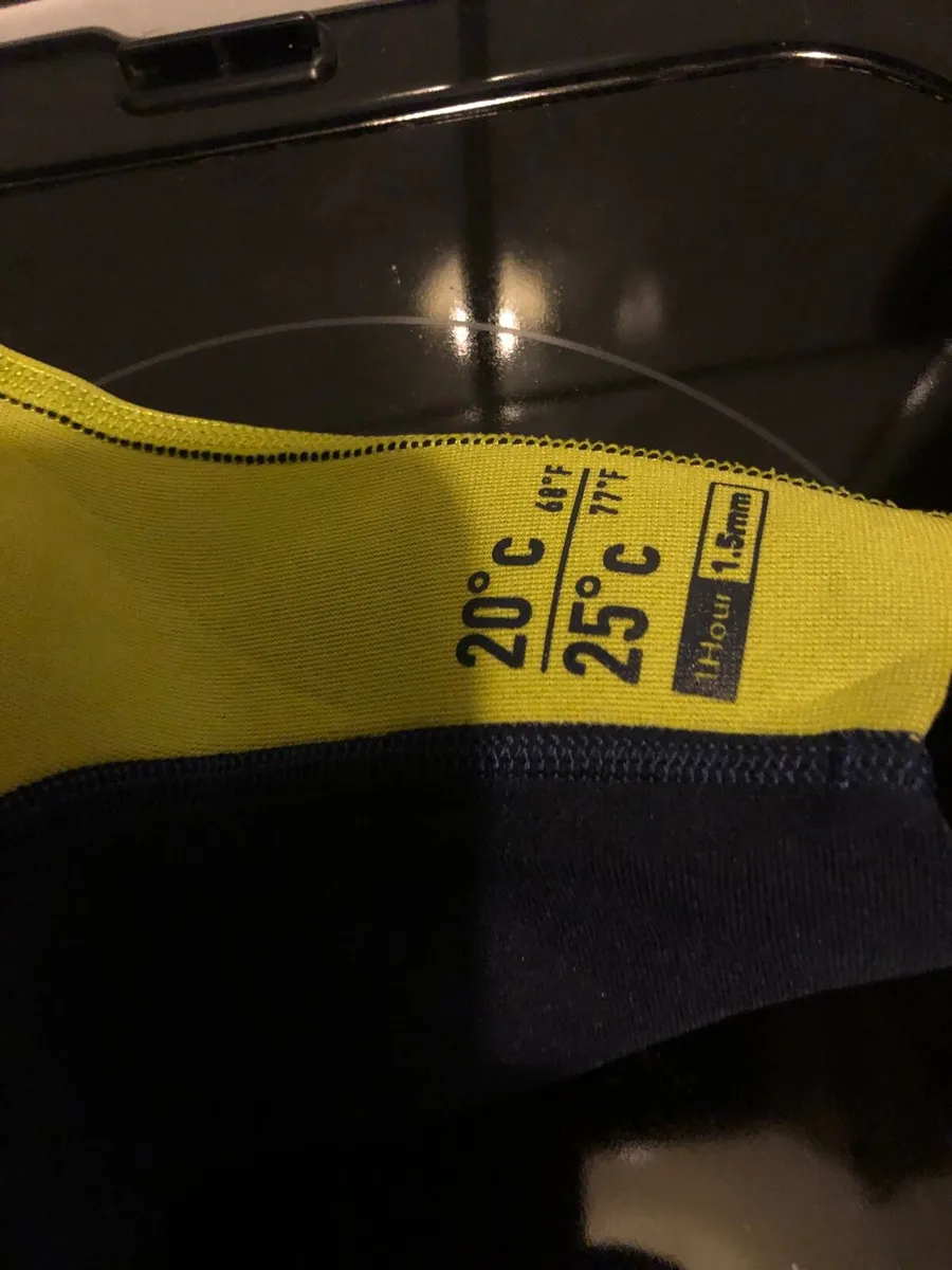 Boys new wetsuit age 4 €10 - Image 3