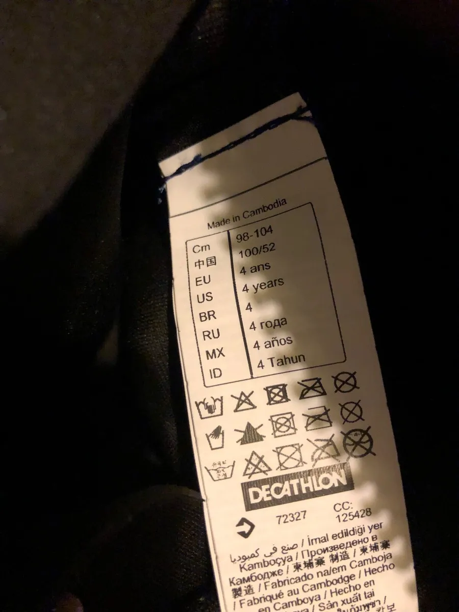 Boys new wetsuit age 4 €10 - Image 4