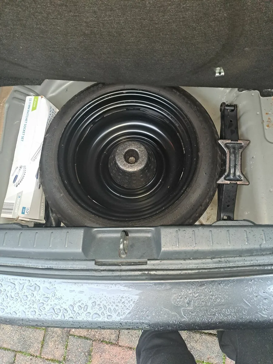 Toyota Yaris 2010 - Image 3