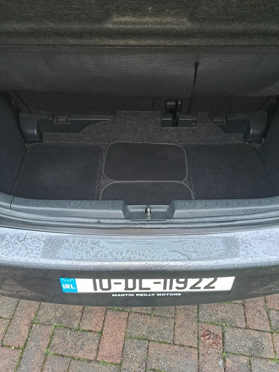 Toyota Yaris 2010 - Image 4