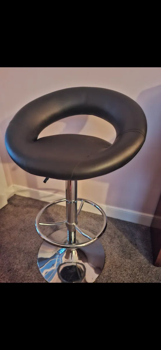 Bar stool - Image 1