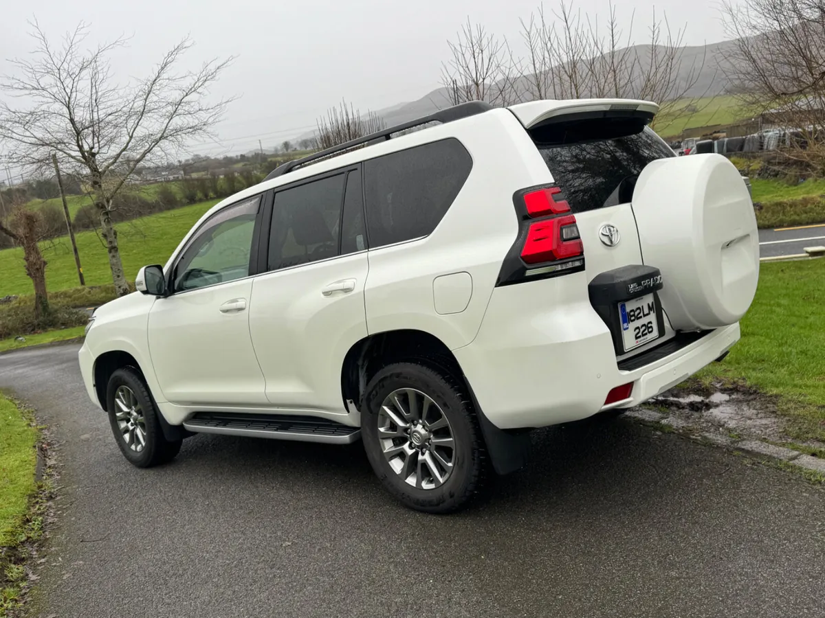 JAN SALE 🎯Toyota Land Cruiser 2018 prado 7 seater - Image 3