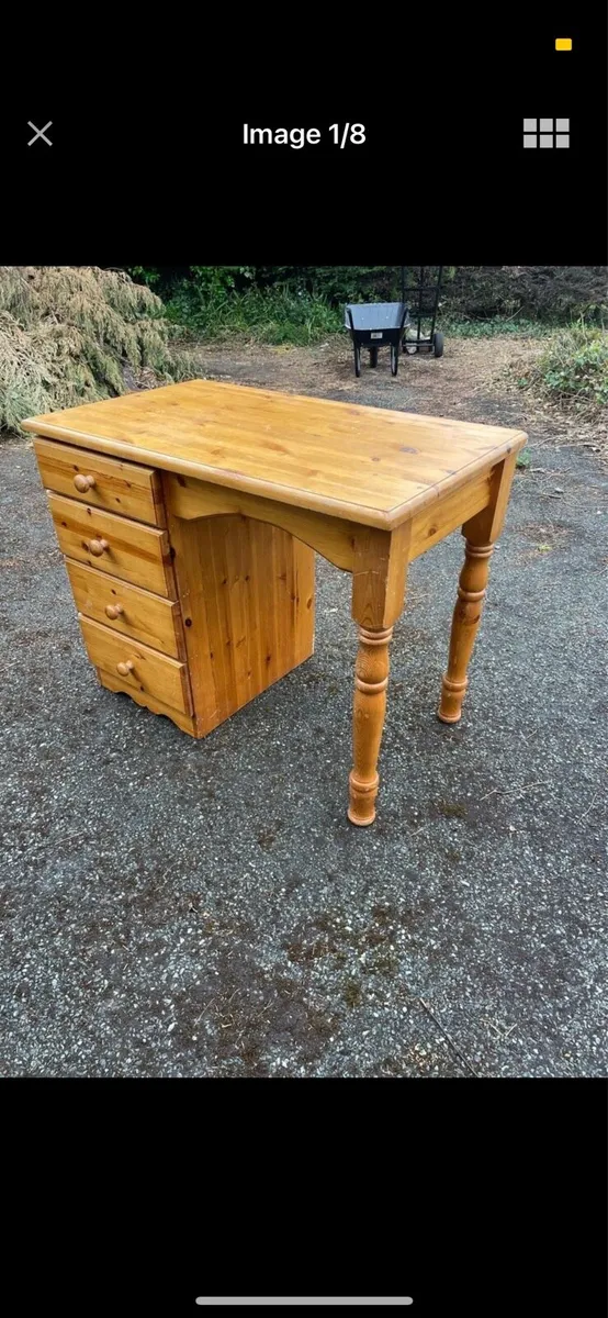 Study desk / dresser table