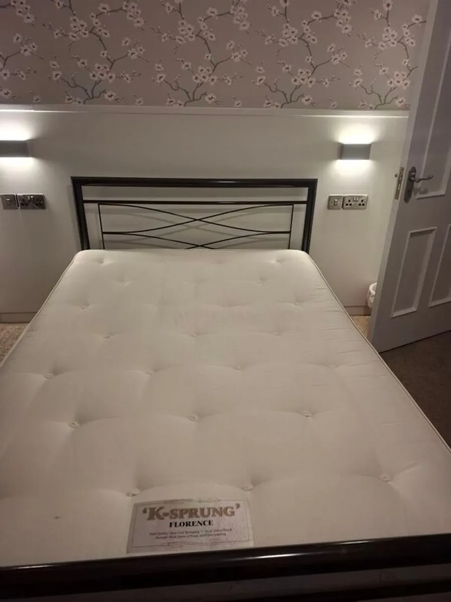 Bedroom set - Image 1