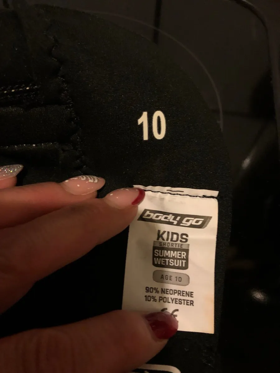 Boys wetsuit age 10 €10 - Image 3