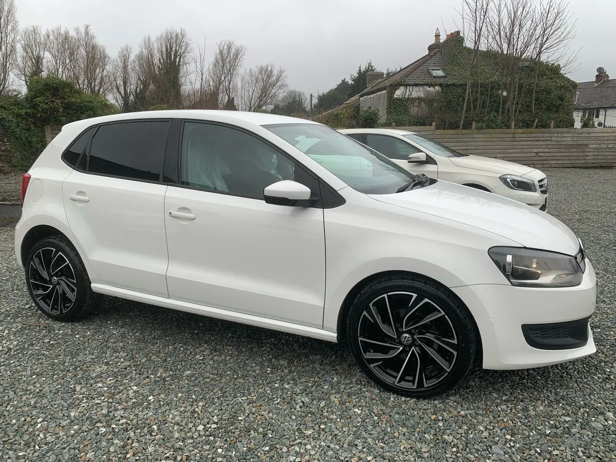 2012 Volkswagen polo - Image 2