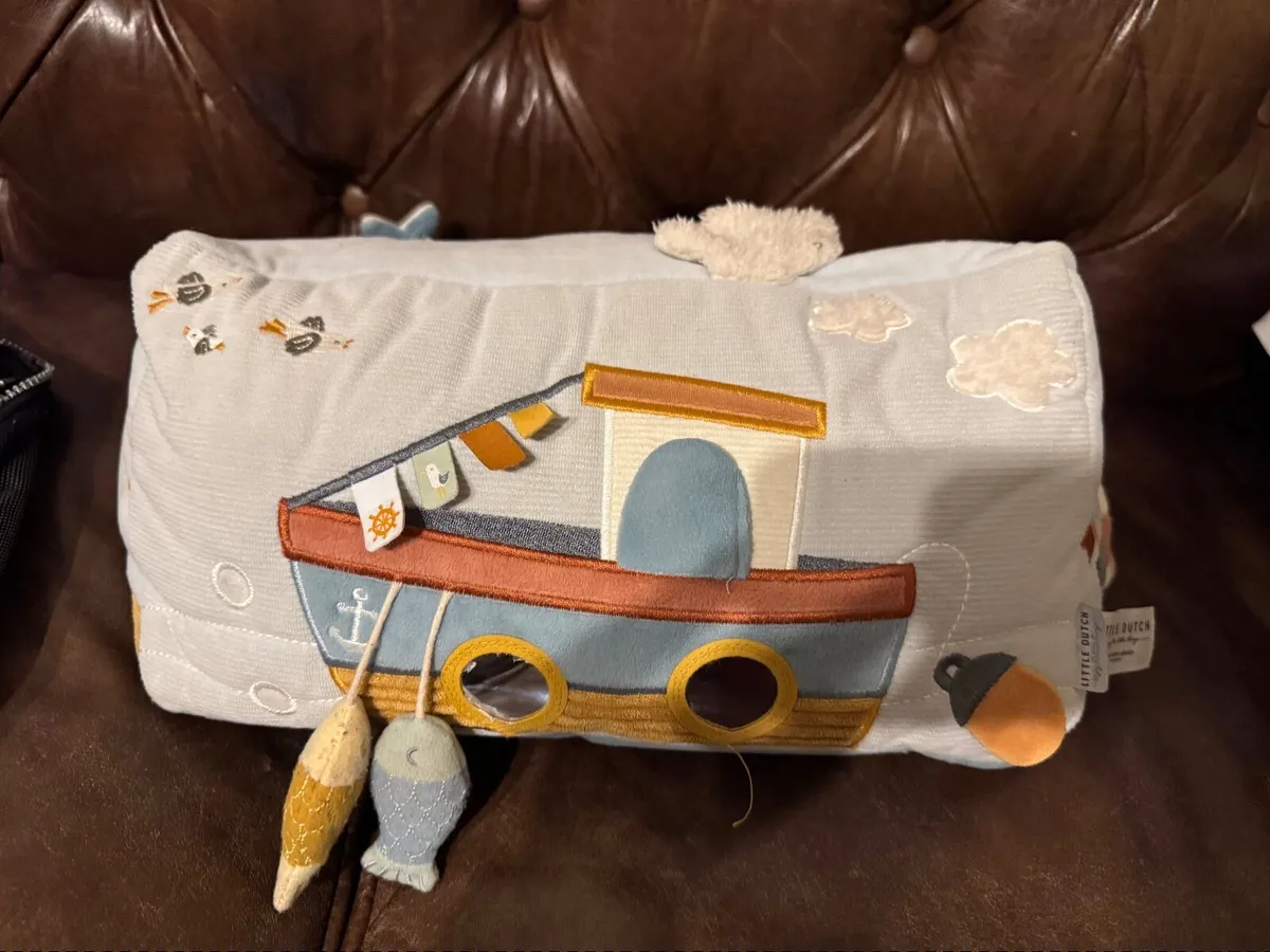 Little Dutch tummy time toy