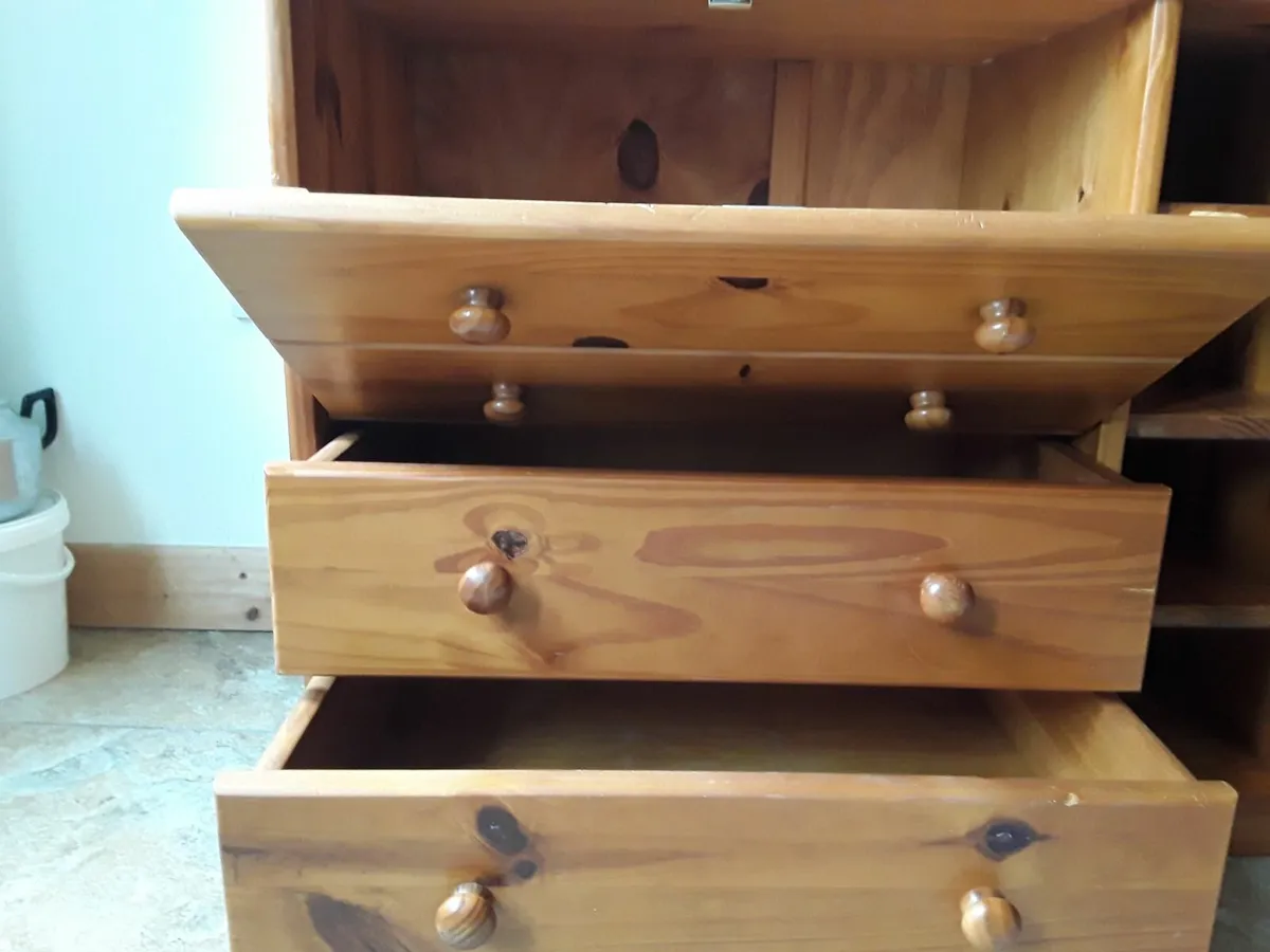 Solid pine very heavy unit plenty of storage - Image 1