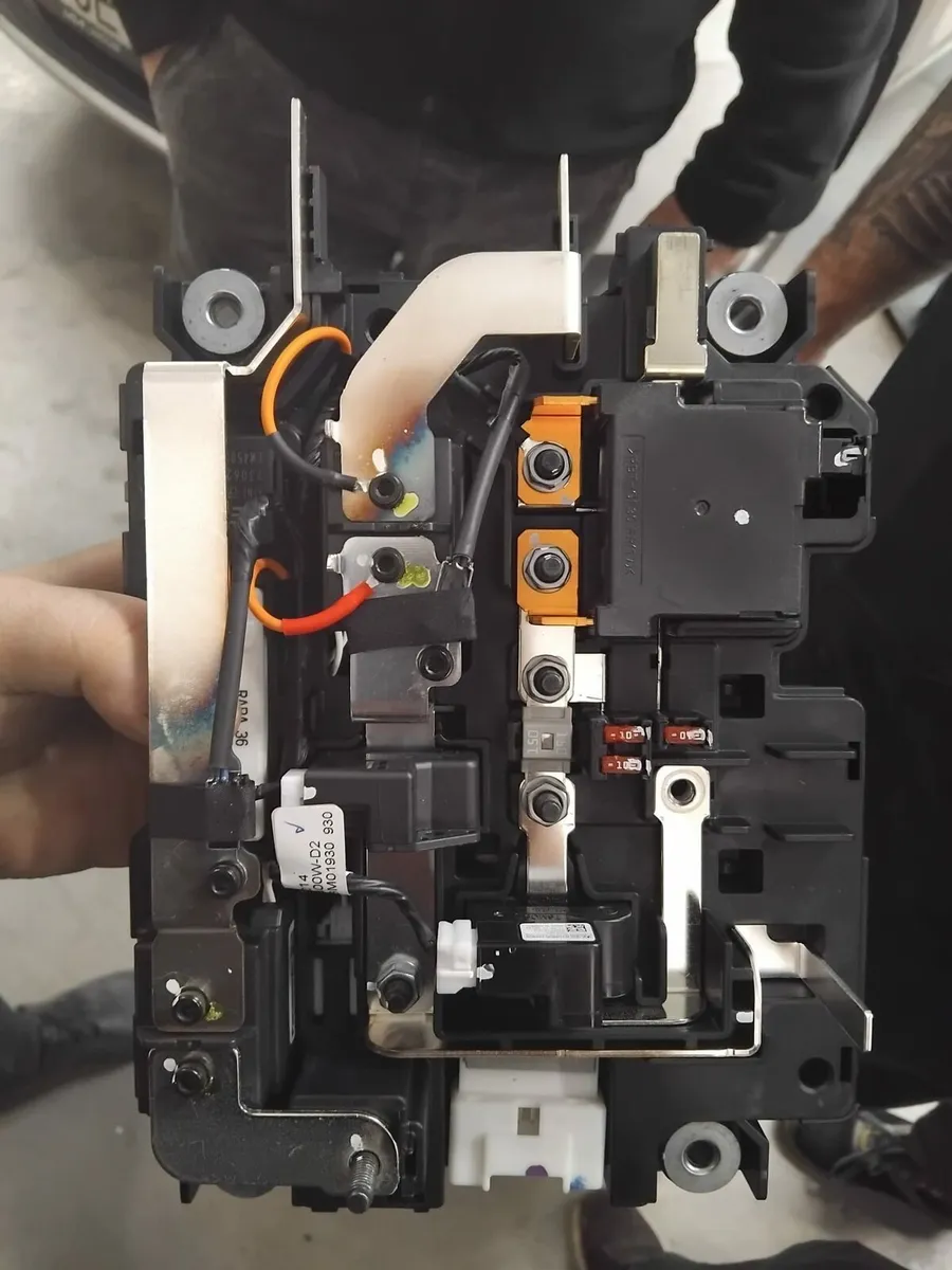 ELECTRIC AND HYBRID CAR REPAIR CENTER - Image 4