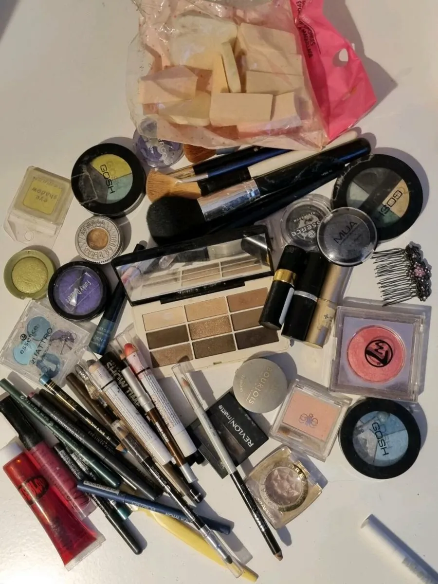 FREE Toiletries - Image 1