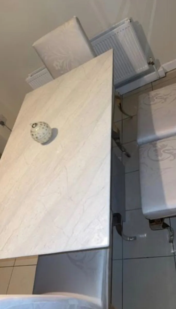 Marble table and 4 chairs - Image 4
