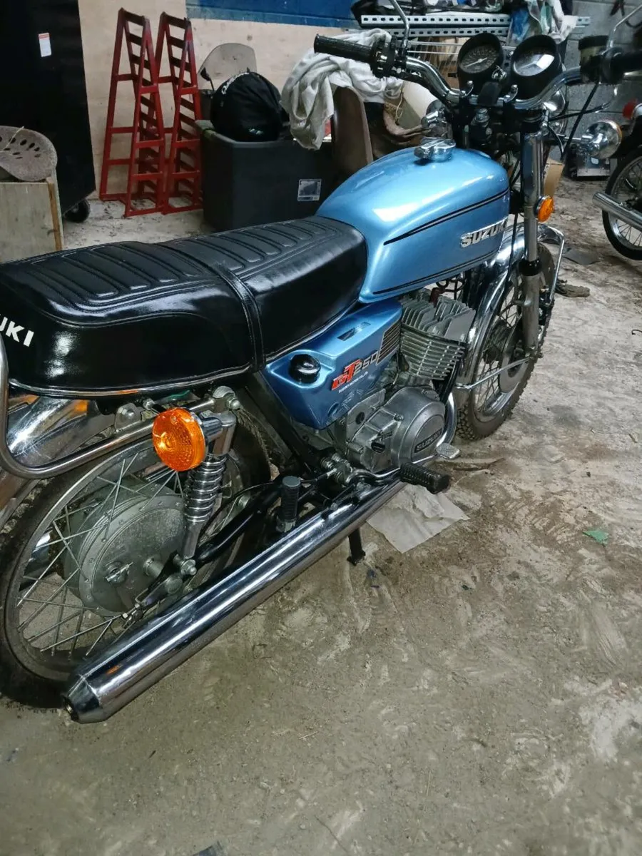 Suzuki gt250 - Image 1