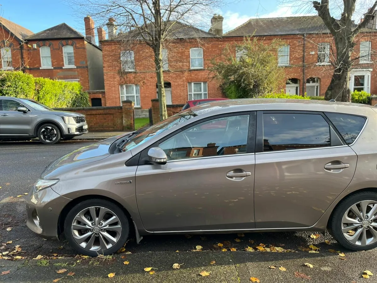 Toyota Auris 2015 - Image 3
