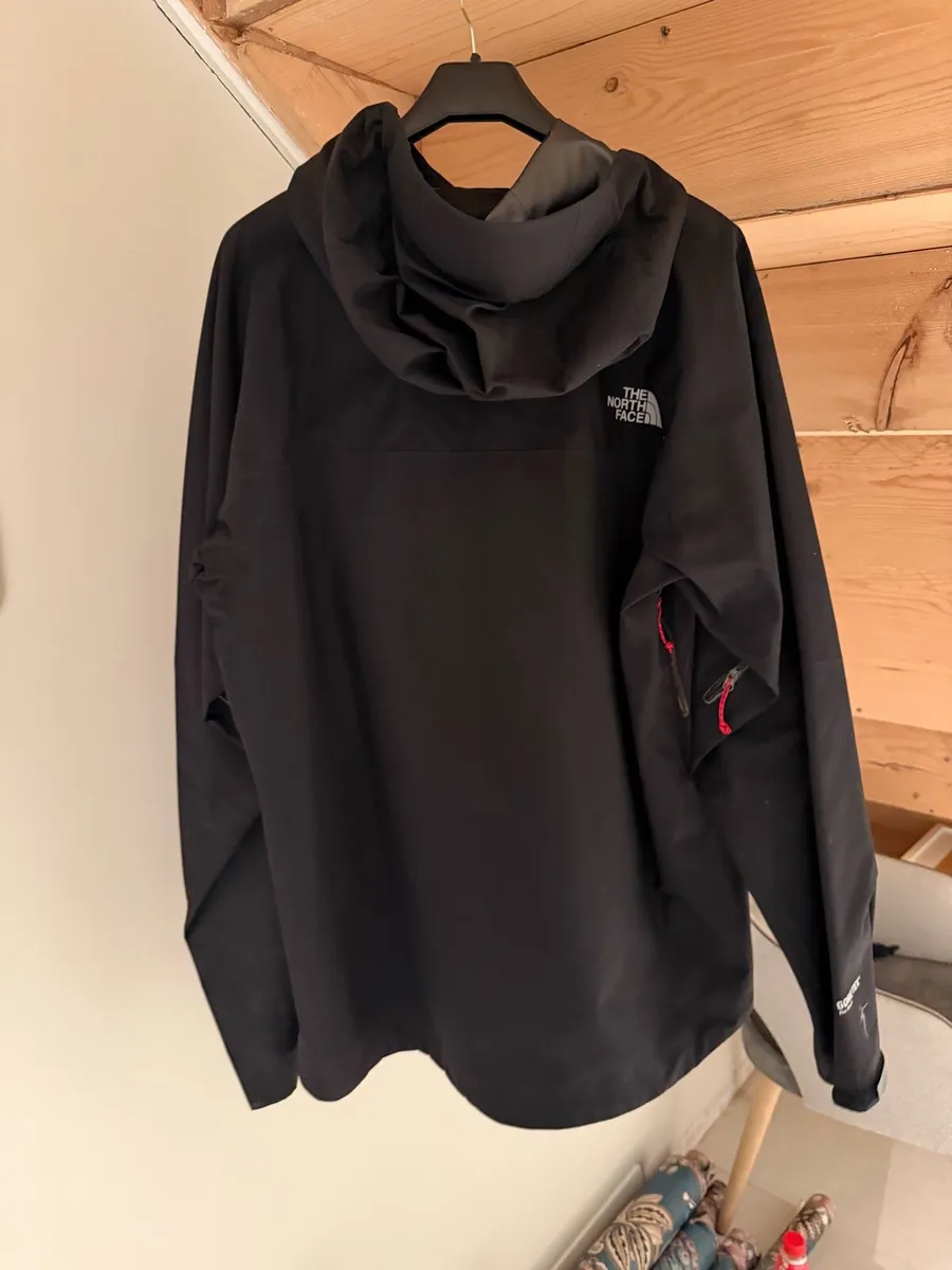 The North Face Men’s Jacket - Image 2