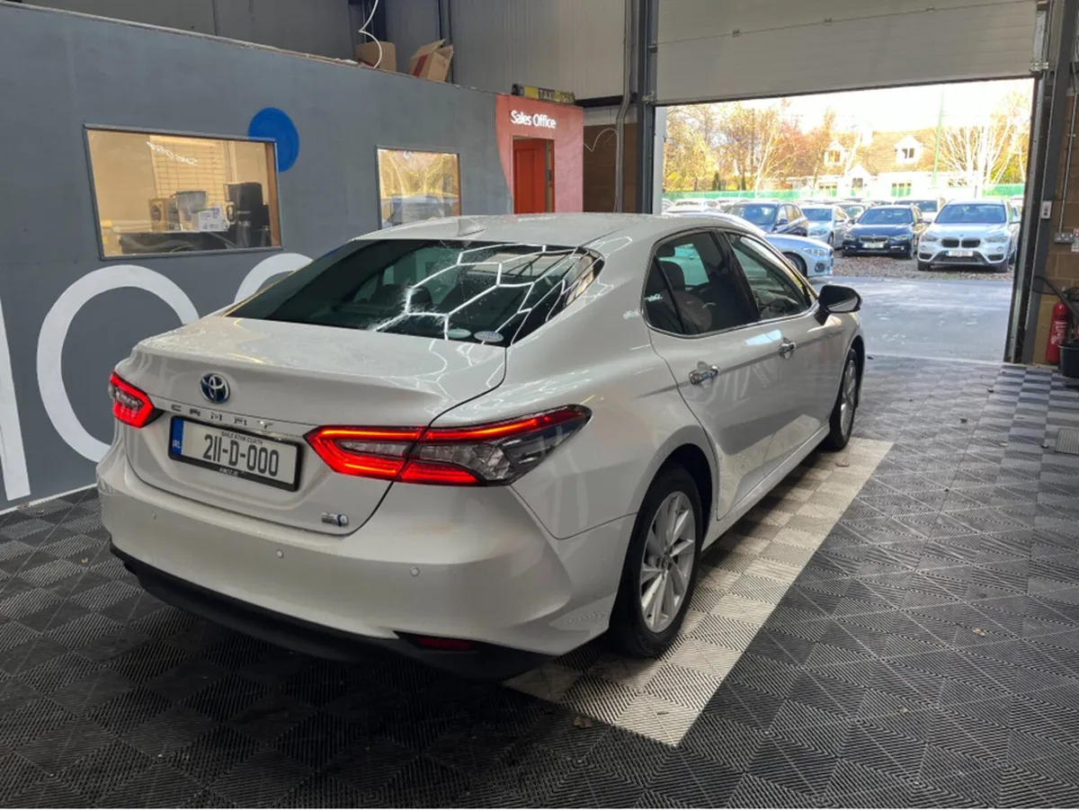 Toyota Camry 2021 TOYOTA CAMRY 2.5L HYBRID / 98K K - Image 2