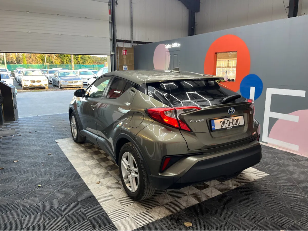 Toyota C-HR 2021 TOYOTA C-HR 1.8L HYBRID / 107K KM - Image 4